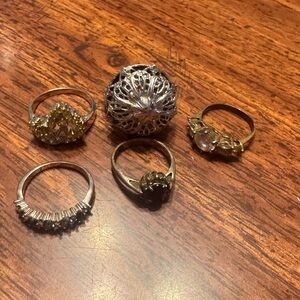 Vintage Mixed Metal Ring Set - Gold and Silver Tones. Ring size 7/8